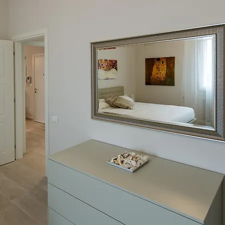 Appartement St. Vitale's Basilic View Elegant