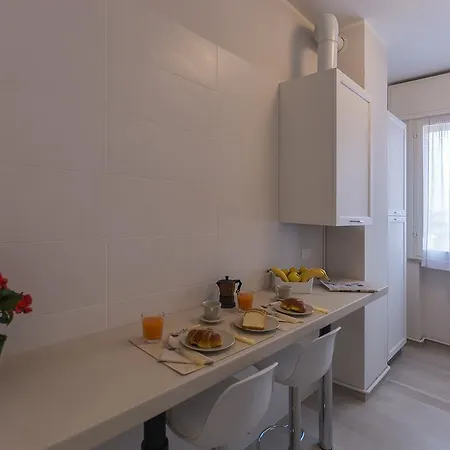 St. Vitale's Basilic View Elegant Appartement